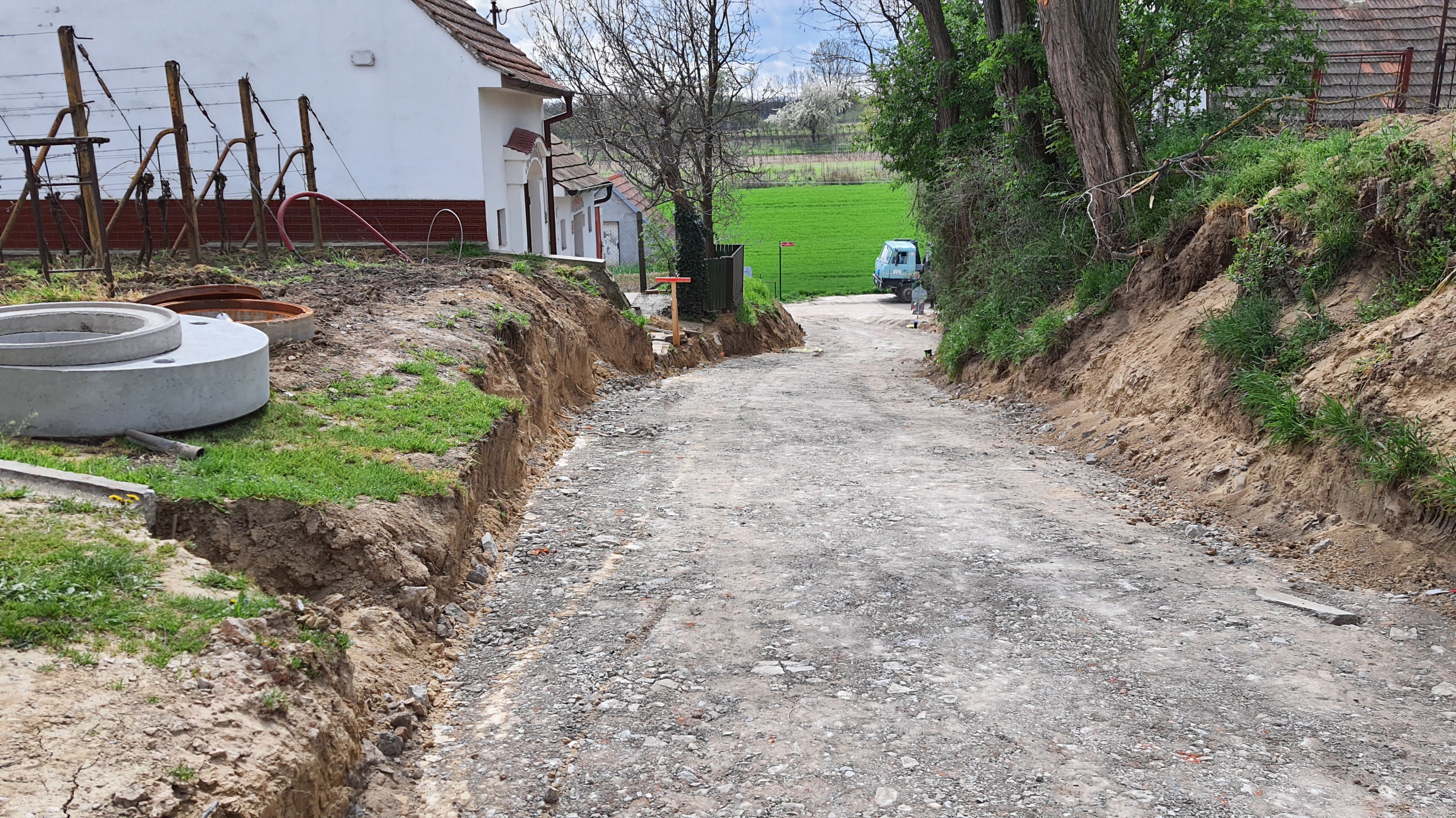 Vyrovnávací konstrukční vrstva komunikace - štěrkodrť