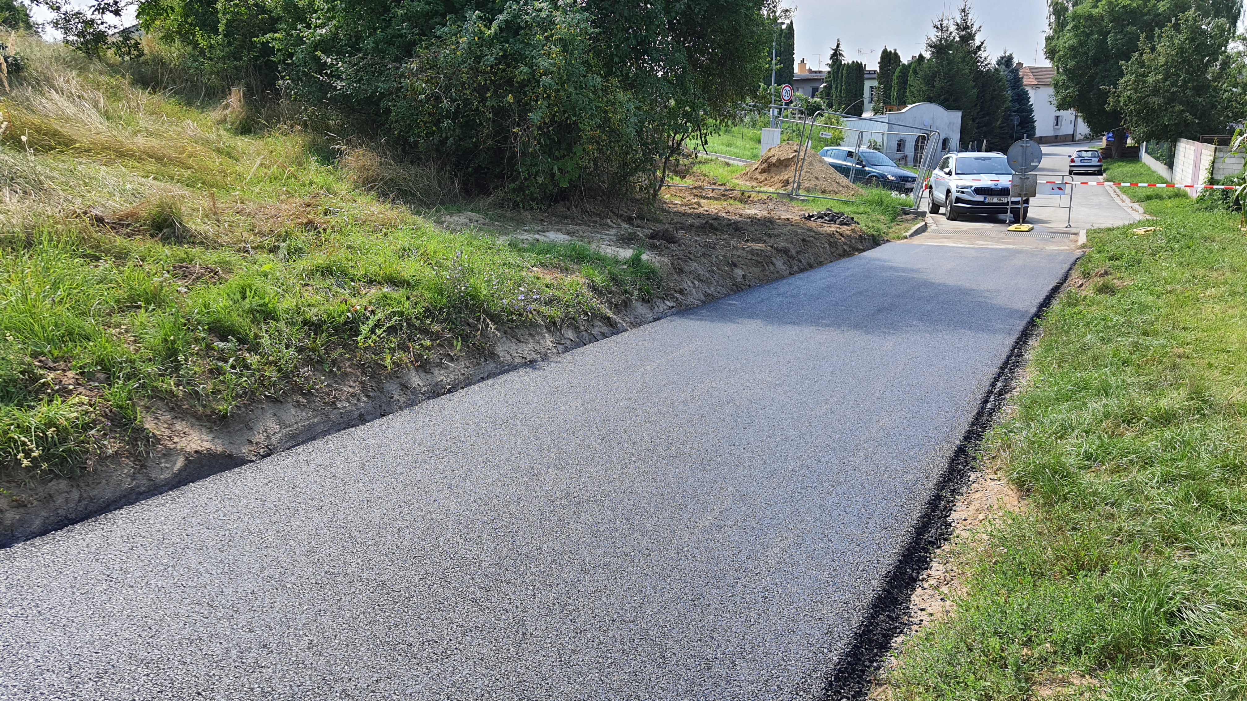 Asfaltování komunikace