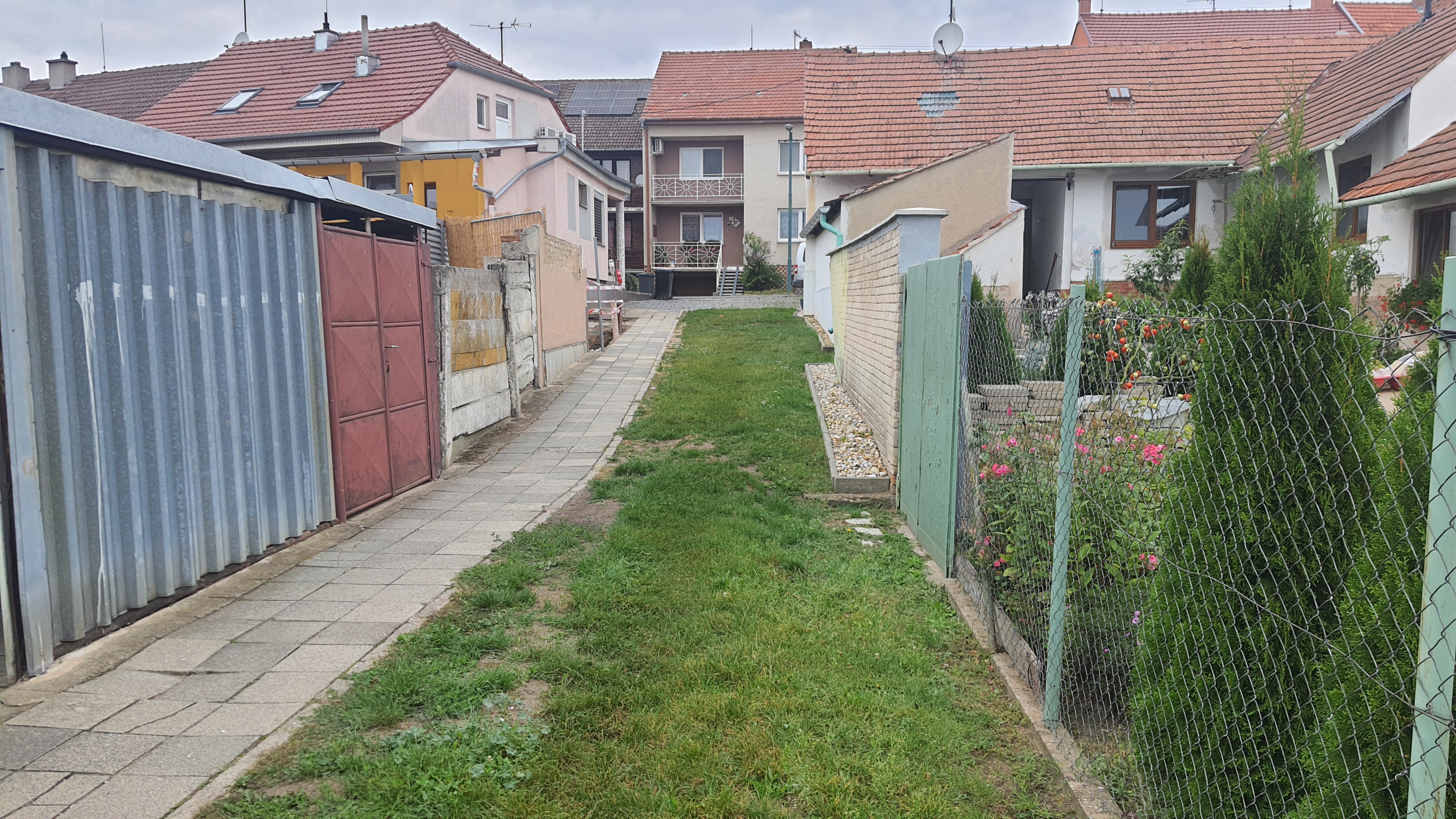 Původní stav chodníku