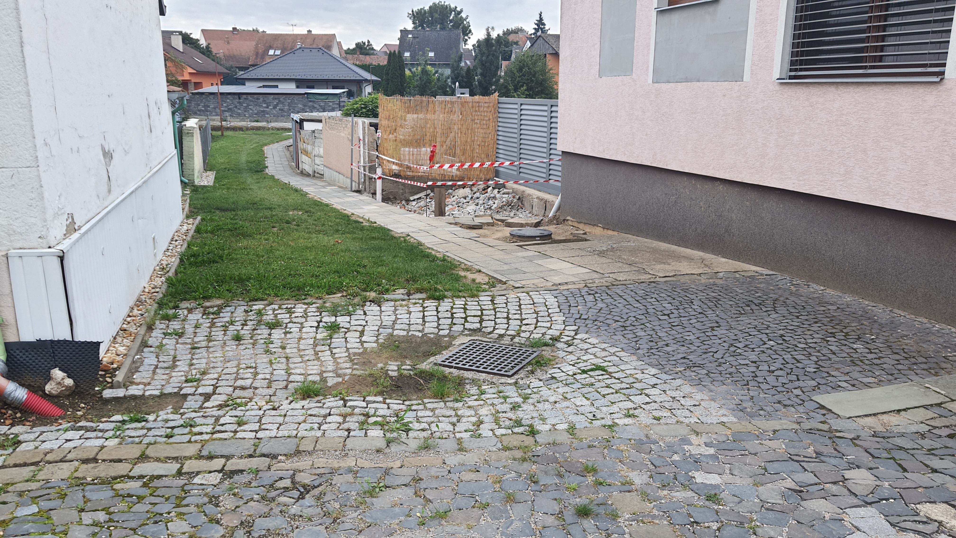 Původní stav chodníku